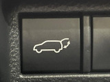【パワーバックドア】スマートキーや運転席のボタンを押すだけでリアゲートが自動で開閉します!荷物を持っている時や、高い位置にあるバックドアを閉める際に便利な機能です♪