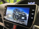 【大画面ナビ】人気の大型10インチナビを装備。存在感のある大画面はインパクト大!ナビ利用時のマップ表示は見やすく、テレビやDVDは臨場感がアップ!いつものドライブがグッと楽しくなります♪