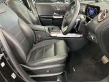 メルセデス・ベンツの定める厳しい基準をクリアしたお車のみをご案内させて頂きます。納車前整備はメーカー規定に基づき100項目以上にも及ぶ点検を熟練のメカニックによって行いご納車させて頂きます。