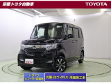 軽自動車とは思えない室内スペースの広さと燃費の良さ、しっかりした走りで人気の【N-BOX】。メッキパーツを施し、上質さとスタイリッシュさを併せ持つ洗練されたデザインのカスタムGLホンダセンシングです。