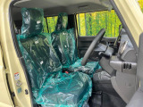 運転席シート廻りは使用感も少なく、良好な状態となっています。前オーナー様が丁寧に使っていたことがよくわかりますね。