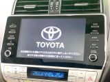 【メーカー純正ナビ】インテリアに溶け込むスタイリッシュな「専用設計」メーカーナビを装備♪視認性や操作性など基本性能にも優れ、より上質なカーライフをお楽しみいただけます。