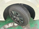 タイヤサイズは185/65R16です。