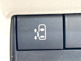 【パワースライドドア】スマートキーや運転席のスイッチでスライドドアの開閉が可能♪電動だから力を入れてドアを開ける必要が無く、小さいお子様でも、重い荷物を持っている時もラクに開け閉めできます♪