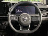 インテリアに合わせたデザインのステアリングは、運転される方のことも考え、運転しやすい形状、大きさです。是非一度、実際に触ってお確かめください。