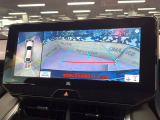 【パノラミックビューモニター】専用のカメラにより、上から見下ろしたような視点で360度クルマの周囲を確認することができます☆死角部分も確認しやすく、狭い場所での切り返しや駐車もスムーズに行えます。