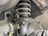 お車を安心してお乗りいただく為には、足回りの定期点検が欠かせません。サービスサポート(有償保証)では無料点検もご提供しており、安心のカーライフをお過ごしいただけるサポート体制が整っています。