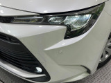 【LEDヘッドライト】悪天候や夜間走行時も良好な視界を確保し安心して運転できる高輝度LEDヘッドライトを装備!点灯速度が早く、消費電力も抑えられています。