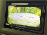 【バックカメラ】駐車時に後方がリアルタイム映像で確認できます。大型商業施設や立体駐車場での駐車時や、夜間のバック時に大活躍!運転スキルに関わらず、今や必須となった装備のひとつです!