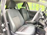 運転席まわりには十分なスペースがあり、大柄な方でもゆったり運転していただける環境です。
