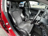当店では入荷次第隅々まで車への傷、へこみ等をチェックしております。安心してお客様のご希望に合った一台もお探しする事も可能です。