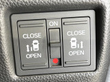 【両側パワースライドドア】スマートキーや運転席のスイッチで後席両側スライドドアの開閉が可能♪電動だから力を入れてドアを開ける必要が無く、小さなお子様でも簡単に開け閉めでき快適です♪