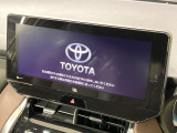 【12.3インチワイドナビ】高級感とインパクトのある大型ワイドナビを装備。各種オーディオ操作はもちろん、横長ワイド画面でのマップ2分割表示など、利便性も高いナビです♪