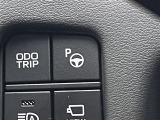 【インテリジェントパーキングアシスト】バック駐車時のステアリングをアシストし、駐車をサポートします!狭いスペースでの駐車もらくらくです!機能には限界があるためご注意ください。