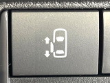 【パワースライドドア】スマートキーや運転席のスイッチでスライドドアの開閉が可能♪電動だから力を入れてドアを開ける必要が無く、小さいお子様でも、重い荷物を持っている時もラクに開け閉めできます♪