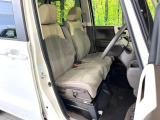 運転席シート廻りは使用感も少なく、良好な状態となっています。丁寧に使われていたことがよくわかりますね。