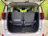 【パワーバックドア】スマートキーや運転席のボタンを押すだけでリアゲートが自動で開閉します!荷物を持っている時や、高い位置にあるバックドアを閉める際に便利な機能です♪