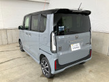 当店は仕上げ業者と提携して、車両の仕上げを行っております。磨き、ルームクリーニング、ヘッドライト磨き、を一貫して行っております。