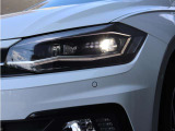 LEDヘッドライト(オートハイトコントロール機能、LEDポジションランプ付)