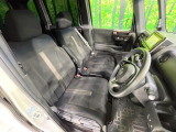 運転席シート廻りは使用感も少なく、良好な状態となっています。丁寧に使われていたことがよくわかりますね。