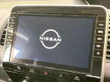 【大画面ナビ】人気の大型9インチナビを装備。存在感のある大画面はインパクト大!ナビ利用時のマップ表示は見やすく、テレビやDVDは臨場感がアップ!いつものドライブがグッと楽しくなります♪