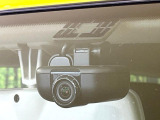 【ドライブレコーダー】ドライブレコーダー装備!走行中はもちろん、あおり運転や事故に遭遇した際、映像で記録し、万一のリスクに備えます。※記録用SDカードはお客様ご自身でご準備いただく必要があります。