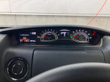 当店は仕上げ業者と提携して、車両の仕上げを行っております。磨き、ルームクリーニング、ヘッドライト磨き、を一貫して行っております。