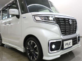 明るさに定評のあるLEDヘッドランプ&LEDフォグランプを搭載。山道や雨の日の夜道でも、しっかりと視界を確保してくれる心強い存在です。安心してドライブを楽しめますね。