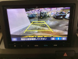 バックモニター付きで、車庫入れやバック時の後方確認をサポート。