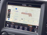 ●純正ナビ:一体感のあるナビは、高級感ある車内を演出してくれます。オーディオ機能も充実しておりますので、運転もより楽しめます♪