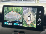 【マルチビューカメラシステム】専用のカメラにより、上から見下ろしたような視点で360度クルマの周囲を確認することができます☆死角部分も確認しやすく、狭い場所での切り返しや駐車もスムーズに行えます。