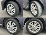 155/65R14 純正アルミホイール装着。