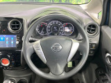 【ステアリングスイッチ】運転中、前方から目線をそらすことなく、オーディオ等の操作が可能な便利機能!安心&快適なドライブを演出してくれます♪