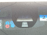 【シティブレーキアクティブシステム】低速走行中に前方の車両等を認識し、衝突しそうな時は警報とブレーキで衝突回避と被害軽減をアシスト。より安全にドライブをお楽しみいただけます。