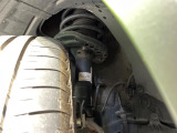 お車を安心してお乗りいただく為には、足回りの定期点検が欠かせません。サービスサポート(有償保証)では無料点検もご提供しており、安心のカーライフをお過ごしいただけるサポート体制が整っています。