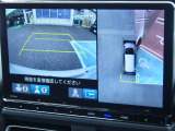 ★バックモニター搭載★ バック時目視しにくいクルマの周囲をカメラで映し出し、安全・安心駐車をサポート♪バックの苦手な方も後ろがハッキリ見えるので安心です☆