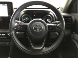 ステアリングスイッチでハンドルから手を離さなくても、音量やチャンネルなどの調整ができて安全です。