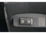 充電用USB端子付き。スマートフォンなどの充電に便利です。