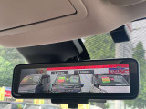 5人乗車時も後方を確認できます スマートルームミラーつきです