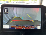 バックモニターつきですから車庫入れもラクになりますね。とても便利でうれしい安全装備です(^^♪