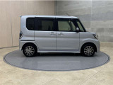 全車1年間の走行距離無制限のロングラン保証付きです。また、さらに安心をお求めの方には1年〜2年の保証延長ができる「ロングラン&alpha;保証」(有償)もお選びいただけます。