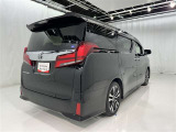 沢山乗れるのがこの車の魅力!2台で移動しないと・・・なんて時もこの車なら1台で!大活躍です♪