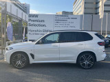 【拘りのFR】BMWが多く採用するFR車。ダイレクトでスポーティな加速感・シャープなハンドリングを実現。縦置きエンジンレイアウトにより、フラットで上質な乗り味です。