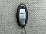 両手が荷物でふさがっていても大丈夫♪インテリジェントキーは鞄の中にそのまま持っているだけで、ドアのロック/アンロックが可能です♪ヽ(*&acute;&forall;`)ノ