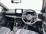 運転席まわりです。 各操作スイッチは使いやすい位置に配置されてます。