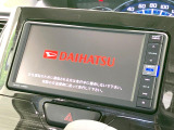 【純正ナビ】人気の純正ナビを装備しております。ナビの使いやすさはもちろん、オーディオ機能も充実!キャンプや旅行はもちろん、通勤や買い物など普段のドライブも楽しくなるはず♪