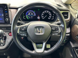 【純正革巻きステアリング】上質な革を使用することで、手にしっかり馴染みとても運転しやすいハンドルです♪