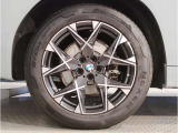 【BMWアロイホイル】軽量かつ強度に拘ったアロイホイル。走行性能ポテンシャルを引き出す設計。車の足元を引き締めてくれる大きなポイントはアロイホイルです。