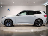 【XDrive】強大なパワーをXdriveシステムが瞬時に理想的な可変配分を行い、かつてない安心・快適・スポーティな走りを約束します。走行状況に応じてトルク配分を最適化してくれる優れものです!