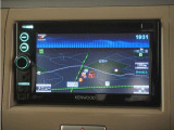 ケンウッド製彩速ナビ(MDV-323)が装備されているので、普段の使い勝手もロングドライブも快適です。